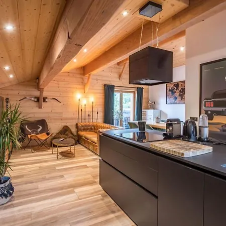 Triplex Chaleureux Village A 20m Des Remontees アパート